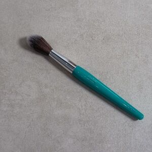 Thrive Causemetics Precision Highlight Brush Vegan Makeup Tool